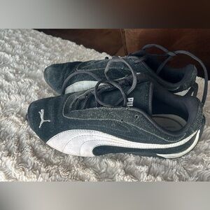 Puma Classic Black and Gray Trainers